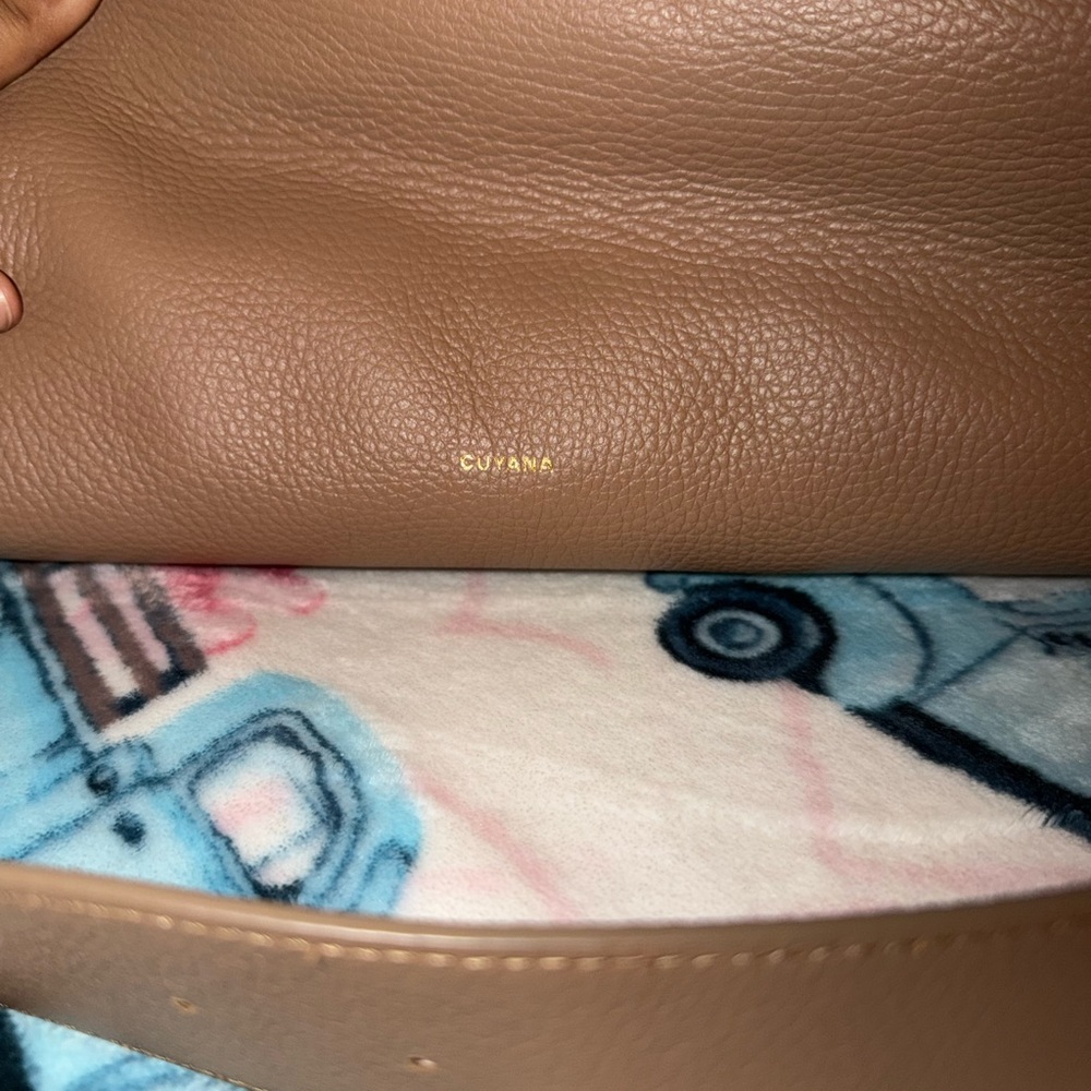 Cuyana Weekender Bag - Picture 3 of 6